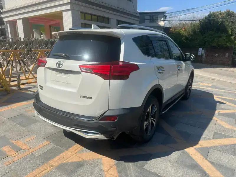 2016 RAV4 2.0L CVT 2WD Fashion Edition — миниатюра 6