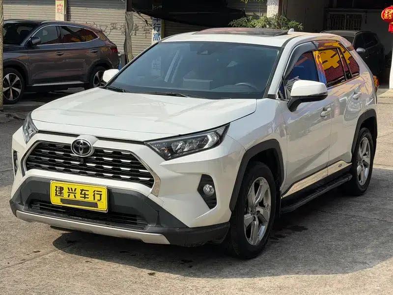 2022 Toyota RAV4 2.0L CVT 2WD Fashion Edition — миниатюра 1