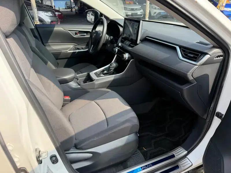 2022 Toyota RAV4 2.0L CVT 2WD Fashion Edition — миниатюра 11