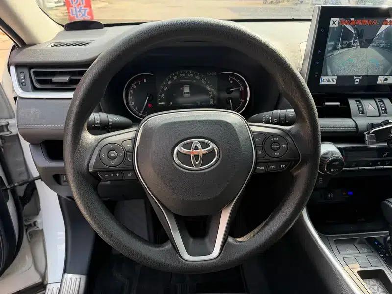 2022 Toyota RAV4 2.0L CVT 2WD Fashion Edition — миниатюра 17