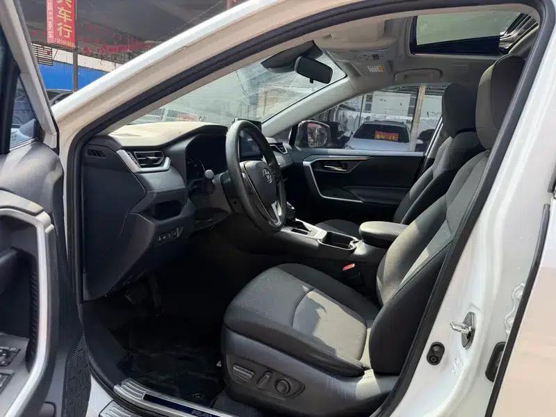 2022 Toyota RAV4 2.0L CVT 2WD Fashion Edition — миниатюра 20
