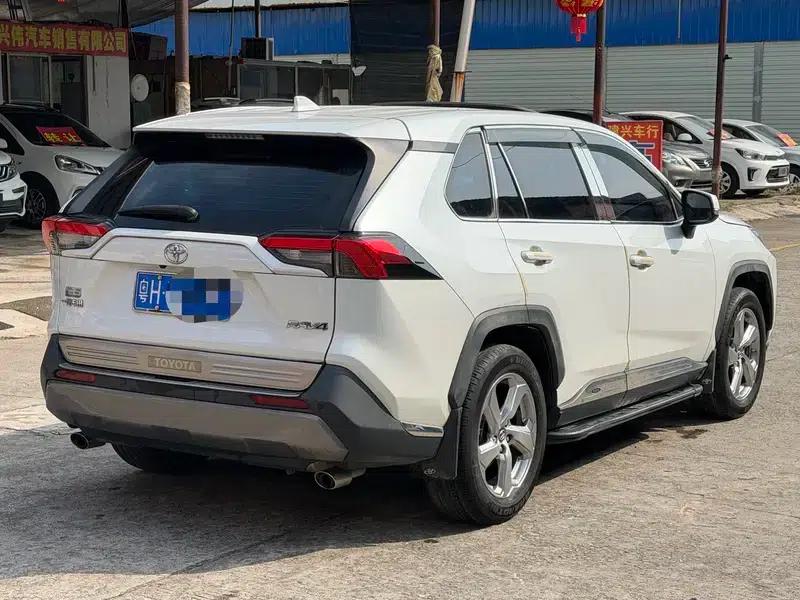 2022 Toyota RAV4 2.0L CVT 2WD Fashion Edition — миниатюра 6