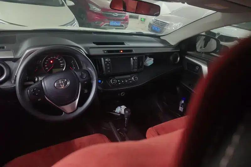 2018 RAV4 2.0L CVT 2WD Fashion X Edition — миниатюра 13