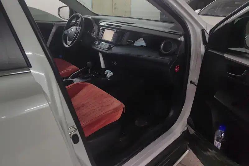 2018 RAV4 2.0L CVT 2WD Fashion X Edition — миниатюра 9