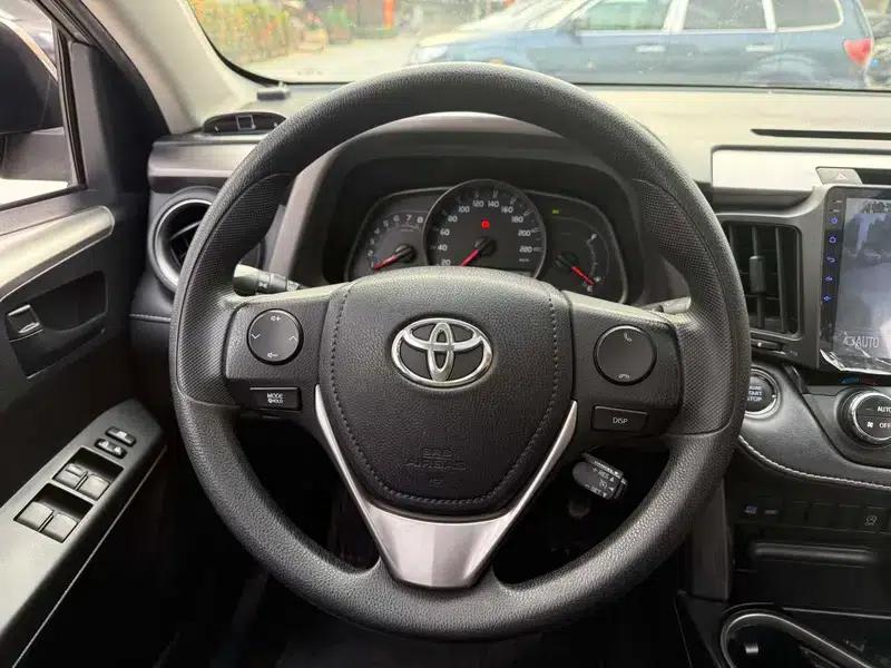 2016 RAV4 2.0L CVT 2WD Urban Edition — миниатюра 9