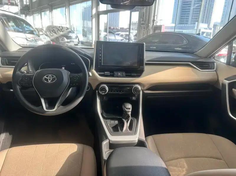 RAV4 2020 2.0L CVT 2WD Fashion Edition — миниатюра 7