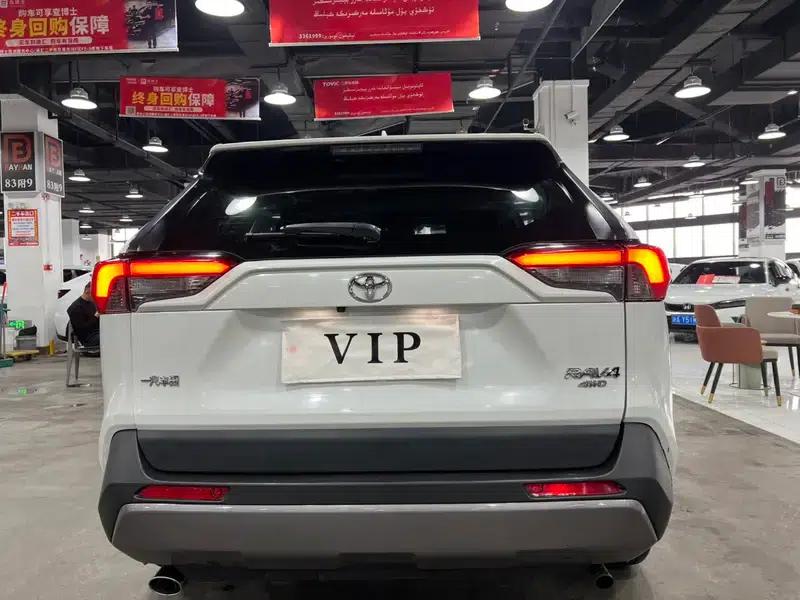 RAV4 2020 2.0L CVT 4WD Fashion Edition — миниатюра 5