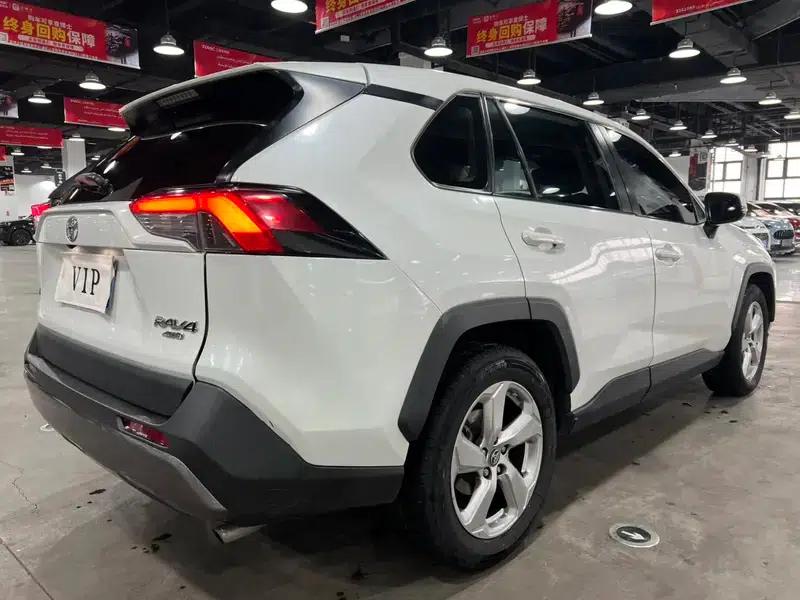 RAV4 2020 2.0L CVT 4WD Fashion Edition — миниатюра 6