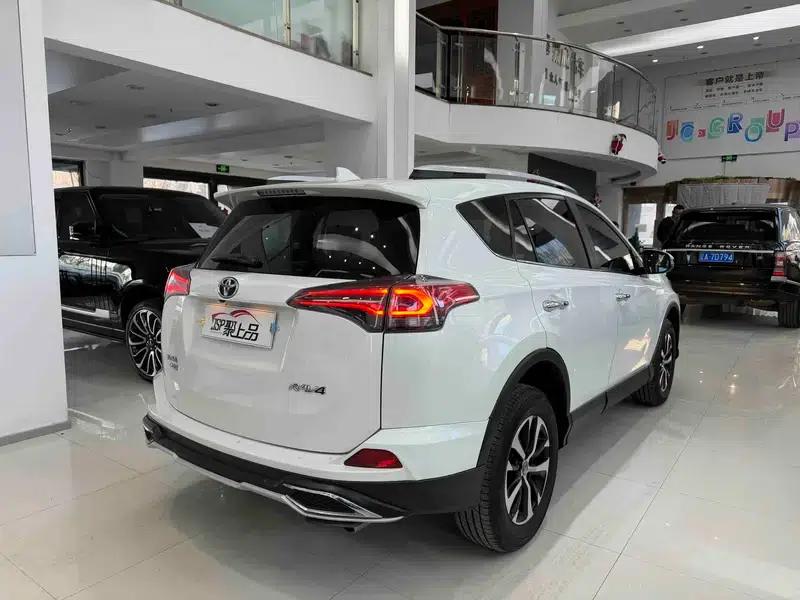 2016 RAV4 2.0L CVT 2WD Comfort Edition — миниатюра 6