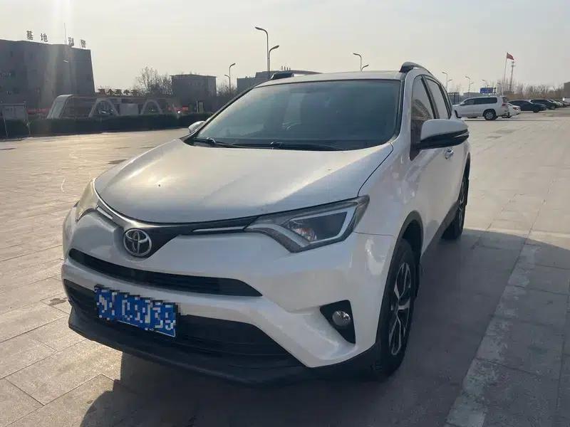 2018 RAV4 2.0L CVT 2WD Fashion X Edition — миниатюра 1