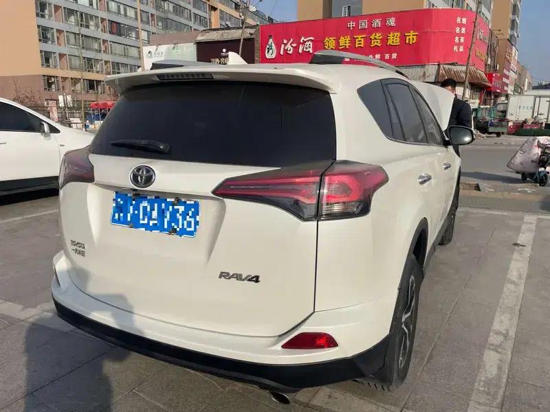 2018 RAV4 2.0L CVT 2WD Fashion X Edition — миниатюра 4