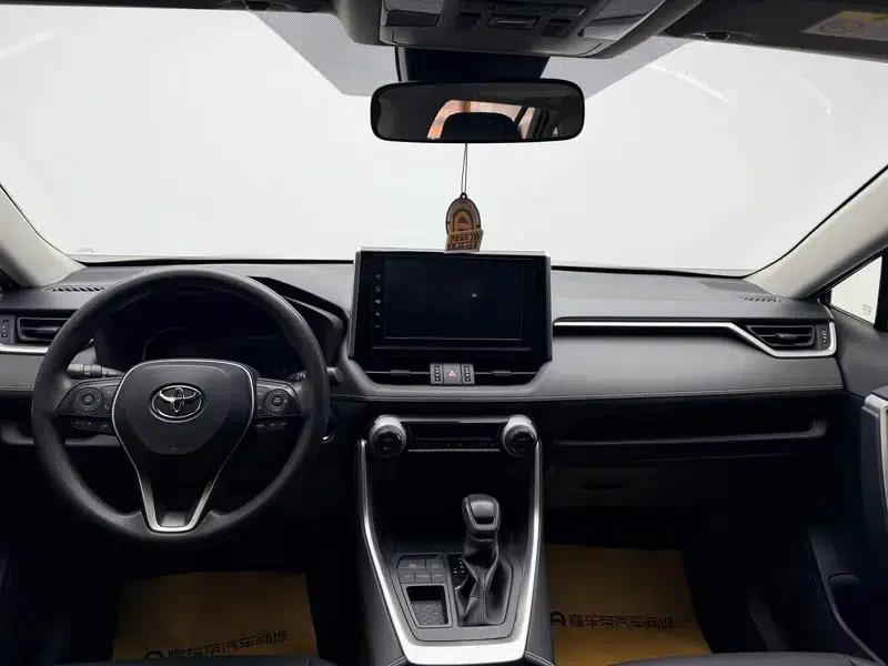 RAV4 2020 2.0L CVT 2WD Fashion Edition — миниатюра 14