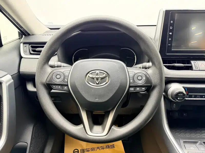 RAV4 2020 2.0L CVT 2WD Fashion Edition — миниатюра 16
