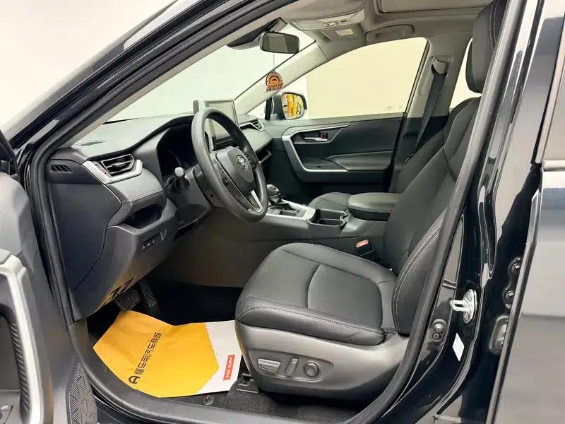 RAV4 2020 2.0L CVT 2WD Fashion Edition — миниатюра 17