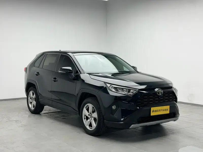RAV4 2020 2.0L CVT 2WD Fashion Edition — миниатюра 3