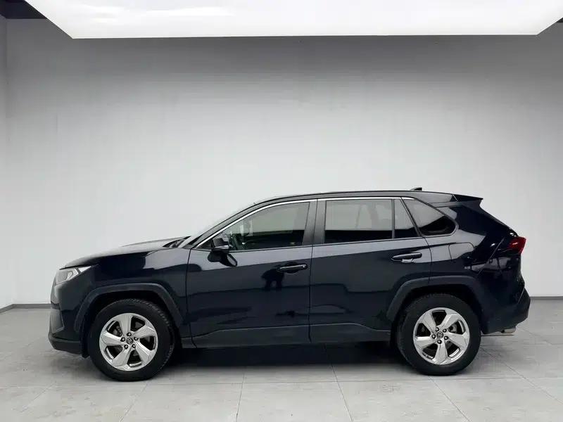 RAV4 2020 2.0L CVT 2WD Fashion Edition — миниатюра 4