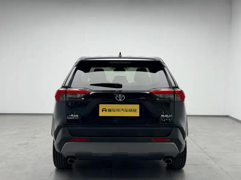 RAV4 2020 2.0L CVT 2WD Fashion Edition — миниатюра 6