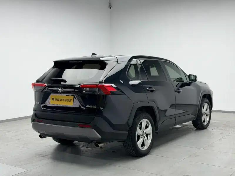 RAV4 2020 2.0L CVT 2WD Fashion Edition — миниатюра 7