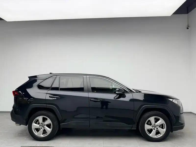RAV4 2020 2.0L CVT 2WD Fashion Edition — миниатюра 8