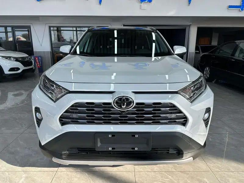 2022 Toyota RAV4 2.0L CVT 2WD Premium Edition — миниатюра 2