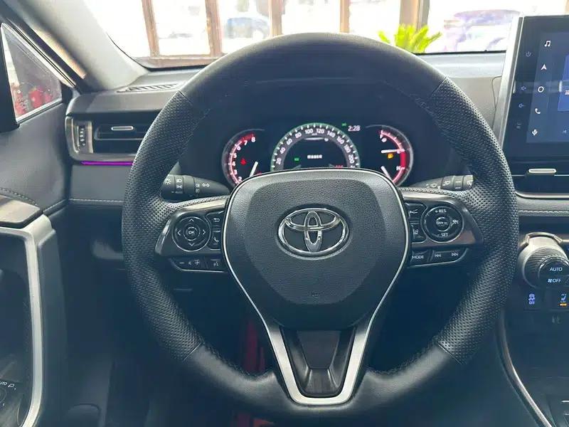 2022 Toyota RAV4 2.0L CVT 2WD Premium Edition — миниатюра 12
