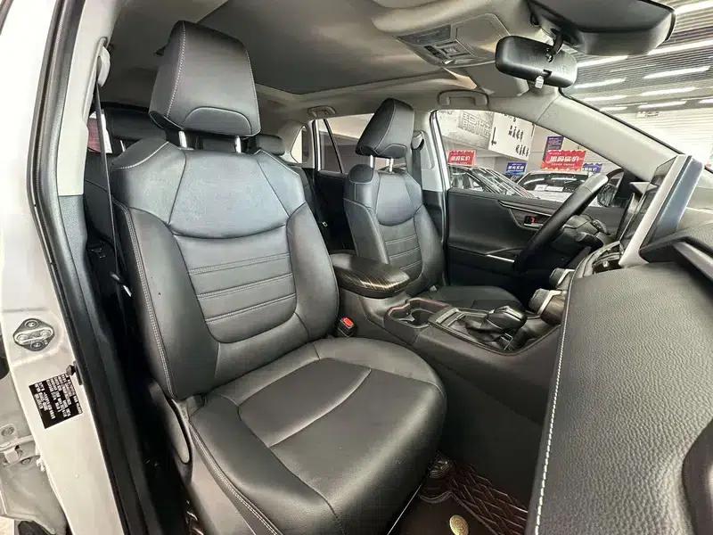 2022 Toyota RAV4 2.0L CVT 2WD Premium Edition — миниатюра 18