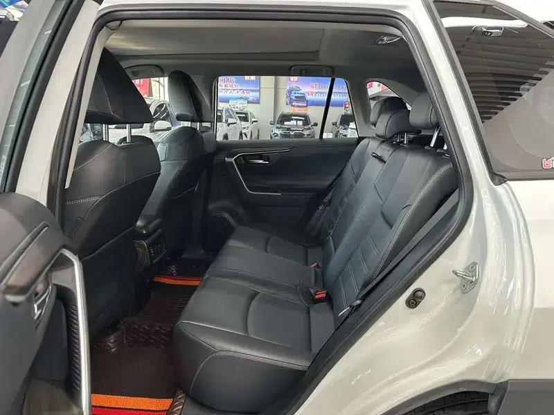 2022 Toyota RAV4 2.0L CVT 2WD Premium Edition — миниатюра 19