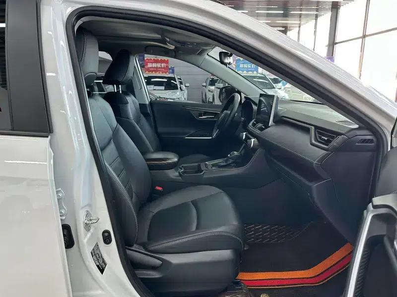 2022 Toyota RAV4 2.0L CVT 2WD Premium Edition — миниатюра 20