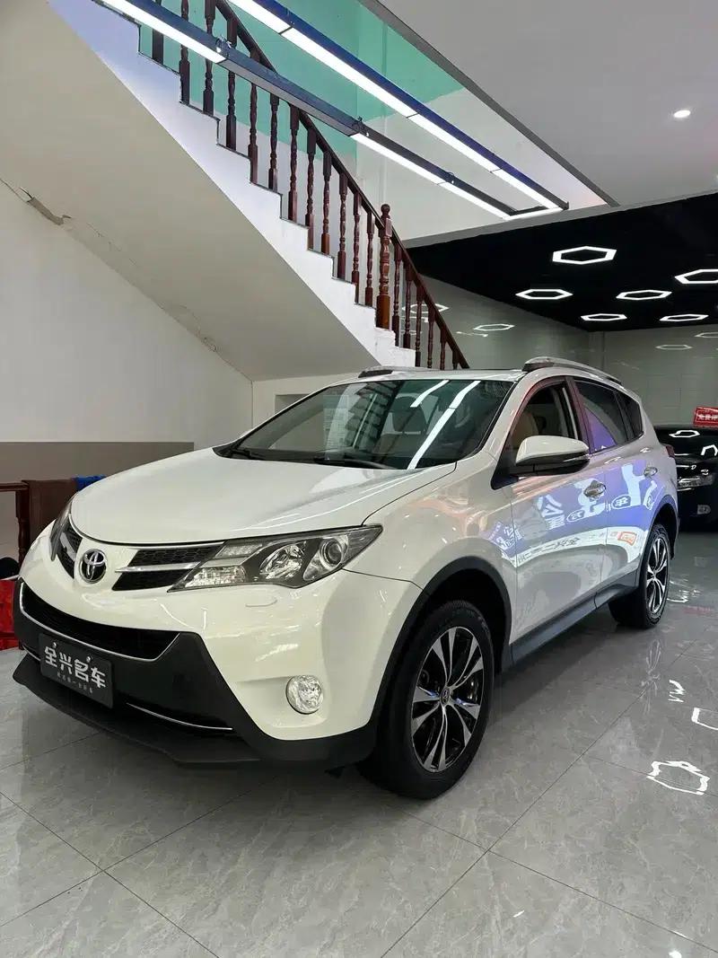 2015 RAV4 2.5L Automatic 4WD Elite Edition — миниатюра 1