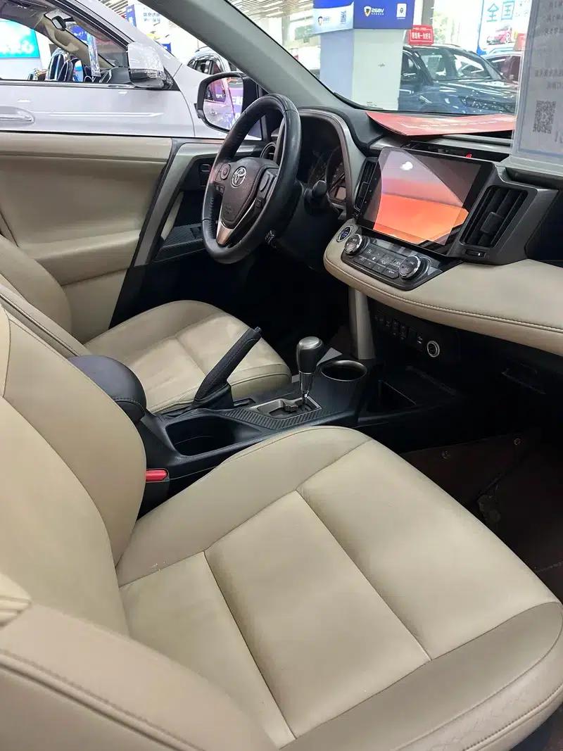 2015 RAV4 2.5L Automatic 4WD Elite Edition — миниатюра 6
