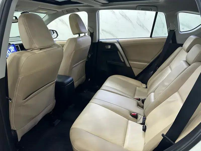 2015 RAV4 2.5L Automatic 4WD Elite Edition — миниатюра 7