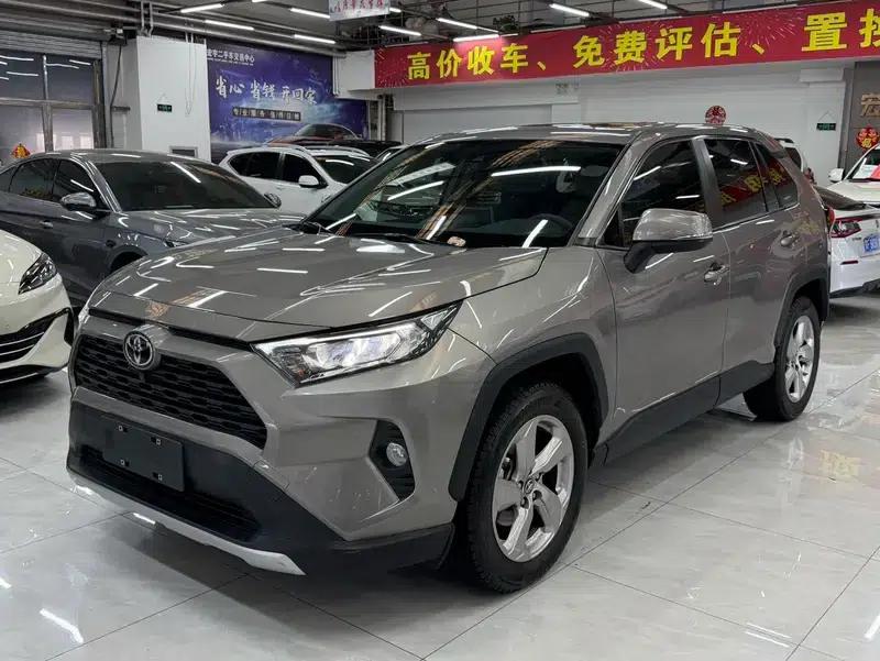RAV4 2021 2.0L CVT 4WD Fashion Edition — миниатюра 1