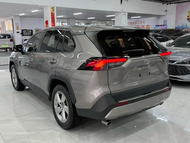 RAV4 2021 2.0L CVT 4WD Fashion Edition — миниатюра 4