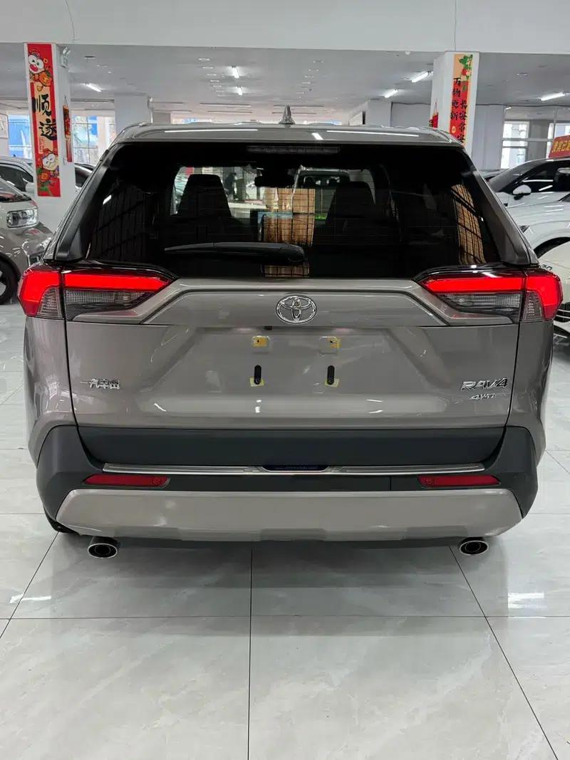 RAV4 2021 2.0L CVT 4WD Fashion Edition — миниатюра 5