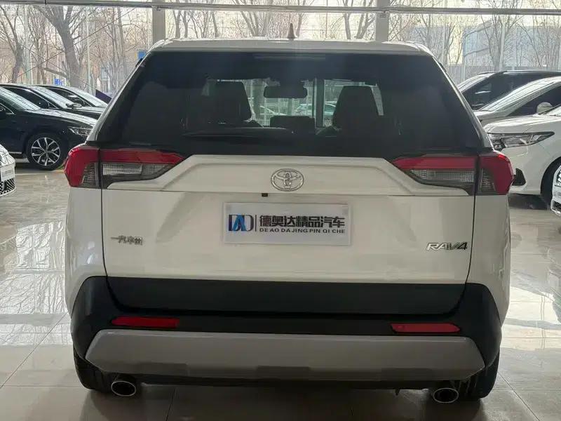 RAV4 2020 2.0L CVT 2WD Fashion Edition — миниатюра 4