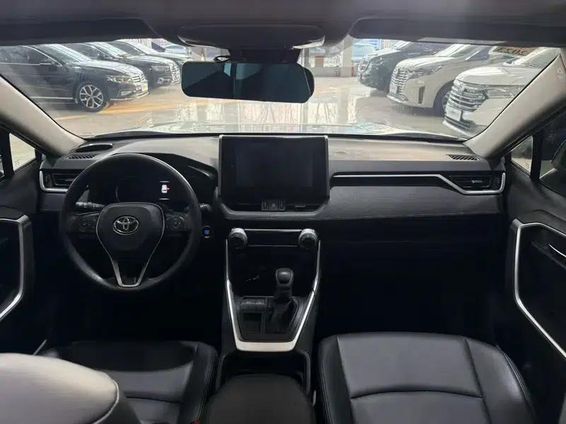 RAV4 2020 2.0L CVT 2WD Fashion Edition — миниатюра 6