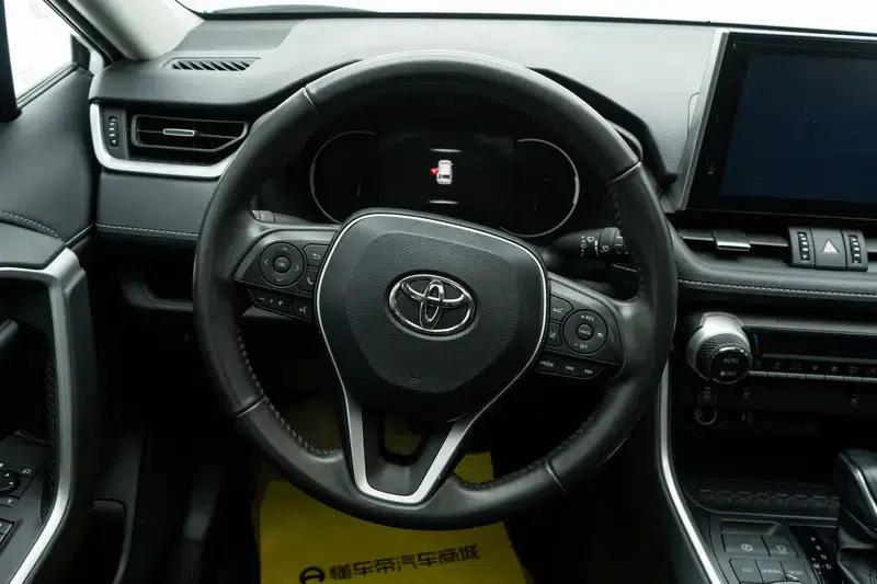 2021 RAV4 2.0L CVT 2WD Fashion Plus Edition — миниатюра 16