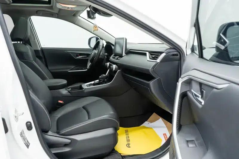 2021 RAV4 2.0L CVT 2WD Fashion Plus Edition — миниатюра 17