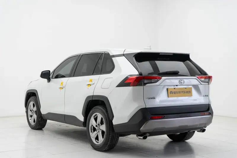 2021 RAV4 2.0L CVT 2WD Fashion Plus Edition — миниатюра 5