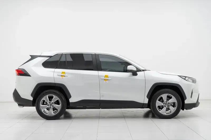 2021 RAV4 2.0L CVT 2WD Fashion Plus Edition — миниатюра 8