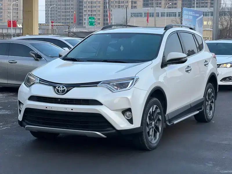 2016 RAV4 2.5L Automatic 4WD Premium Edition — миниатюра 1