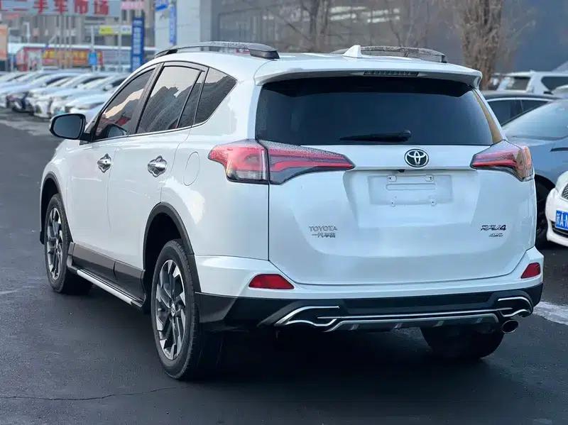 2016 RAV4 2.5L Automatic 4WD Premium Edition — миниатюра 4