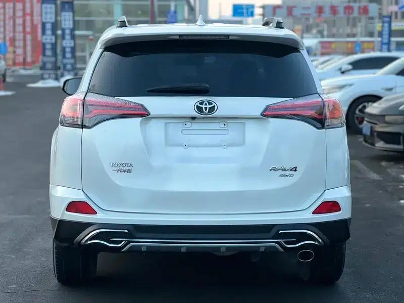 2016 RAV4 2.5L Automatic 4WD Premium Edition — миниатюра 5