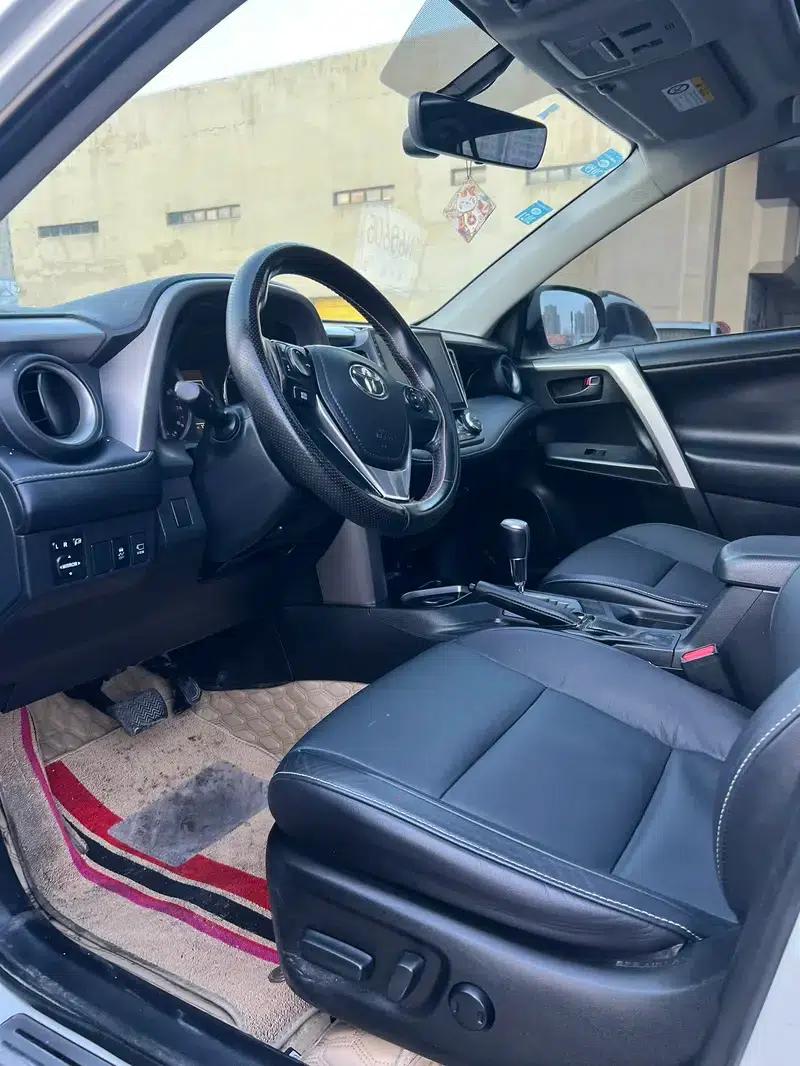 2016 RAV4 2.5L Automatic 4WD Premium Edition — миниатюра 7