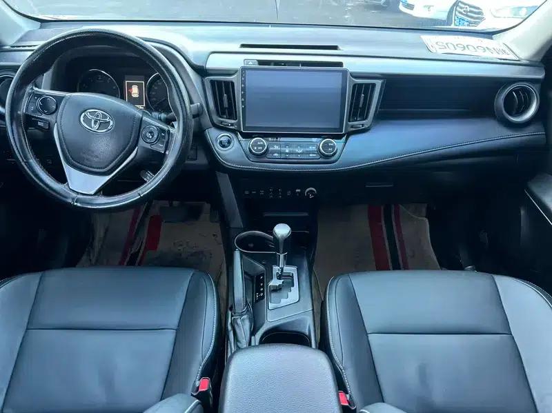 2016 RAV4 2.5L Automatic 4WD Premium Edition — миниатюра 9