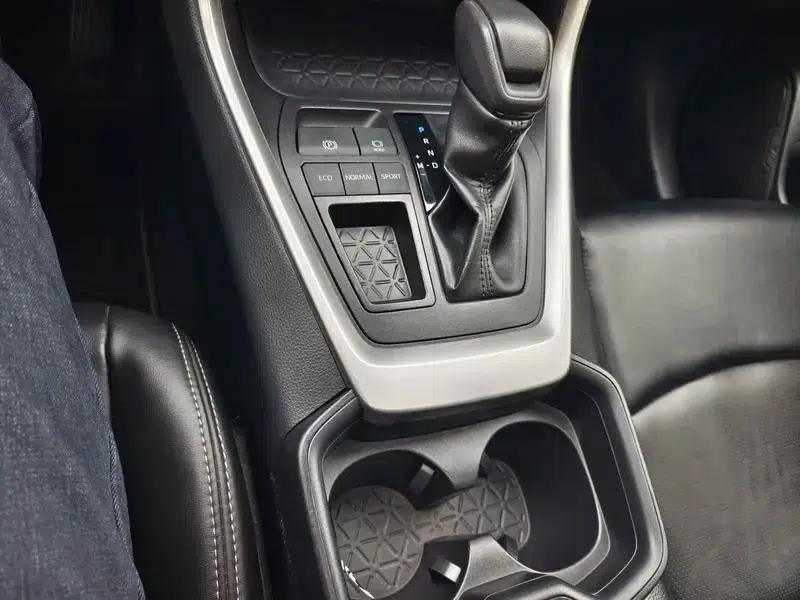 RAV4 2020 2.0L CVT 2WD Fashion Edition — миниатюра 13
