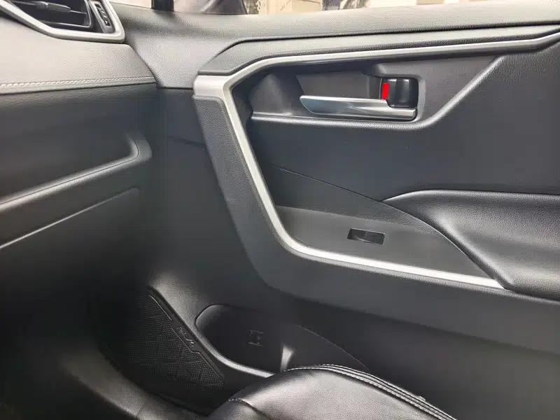 RAV4 2020 2.0L CVT 2WD Fashion Edition — миниатюра 16