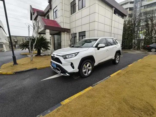 RAV4 2020 2.0L CVT 2WD Fashion Edition — миниатюра 19
