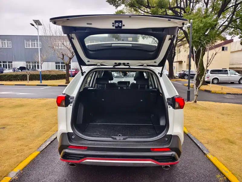 RAV4 2020 2.0L CVT 2WD Fashion Edition — миниатюра 25
