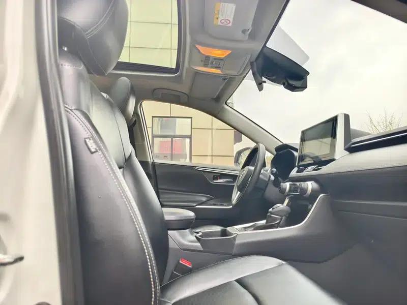 RAV4 2020 2.0L CVT 2WD Fashion Edition — миниатюра 27